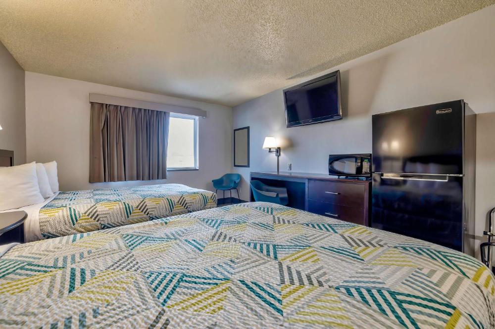 Deluxe Quadruple Room - Non-Smoking interior